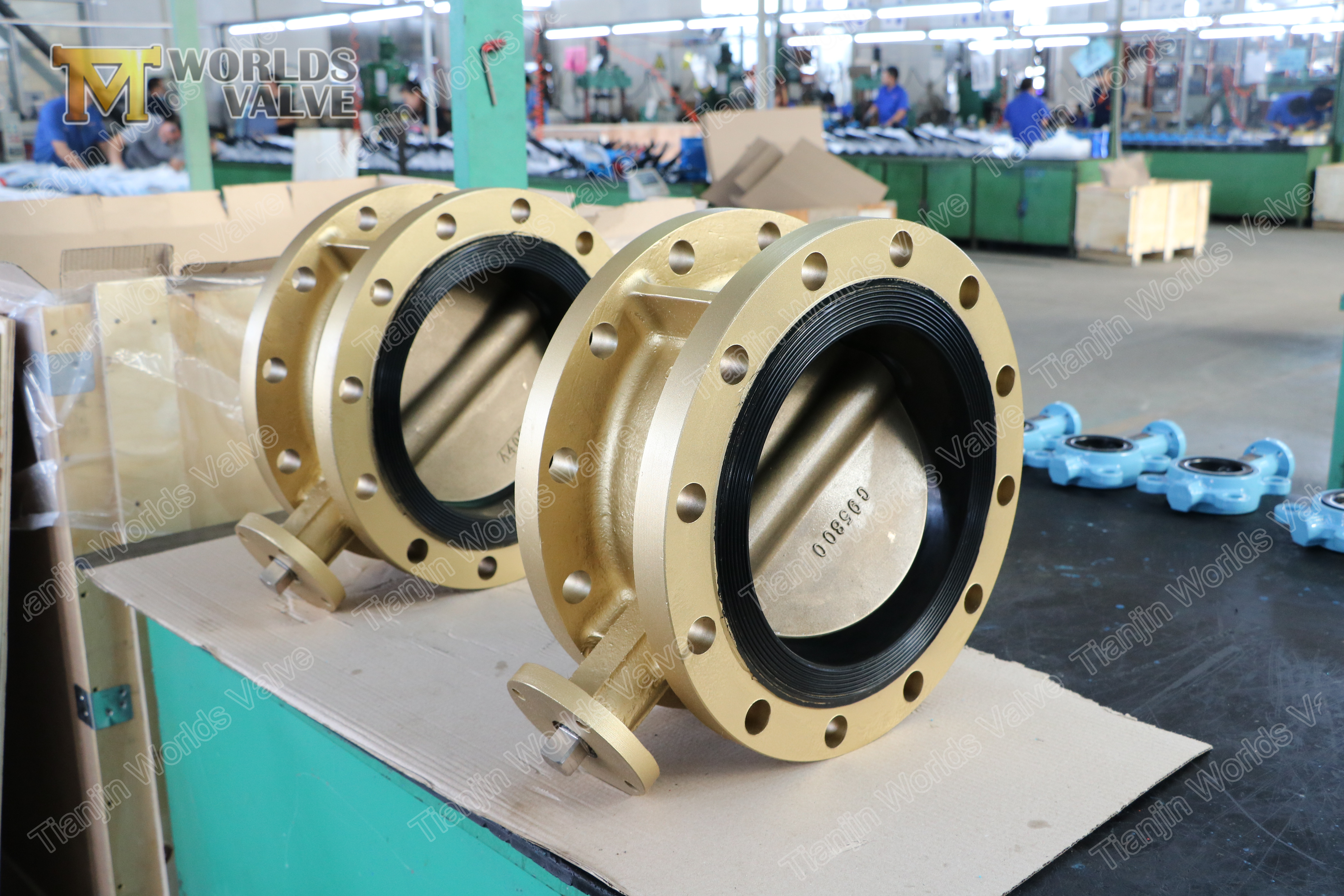 4 dubbelfl&auml;nsfj&auml;rilventil med pneumatiskt man&ouml;verdon