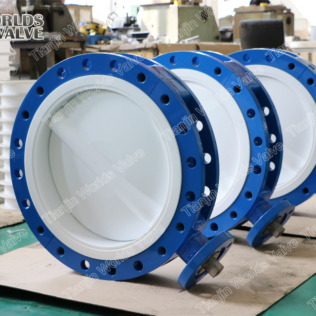 PTFE liner fjärilsventil tvådelad kropp design API609